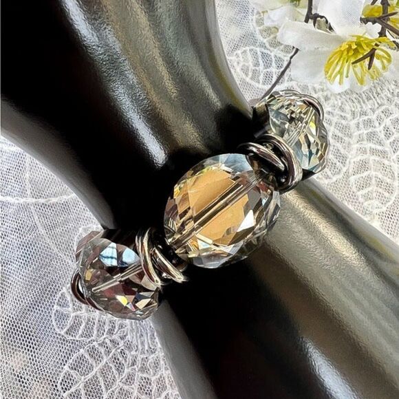 Fun Chunky Mirror Bead Stretch Bracelet - Picture 1 of 7